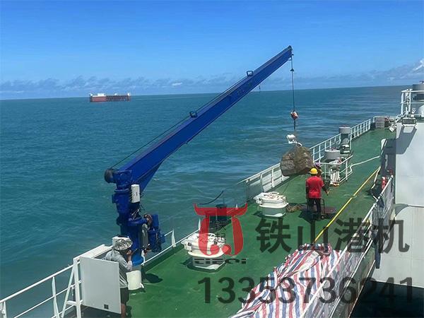 江蘇泰州甲板起重機廠家折疊式甲板起重機節(jié)省艙面空間快速收放設(shè)計